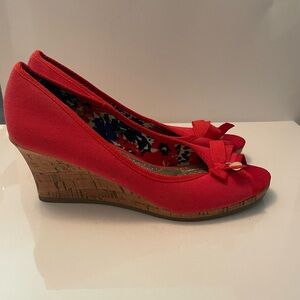 Dexflex Comfort Red Wedge Shoes with Bow Detail